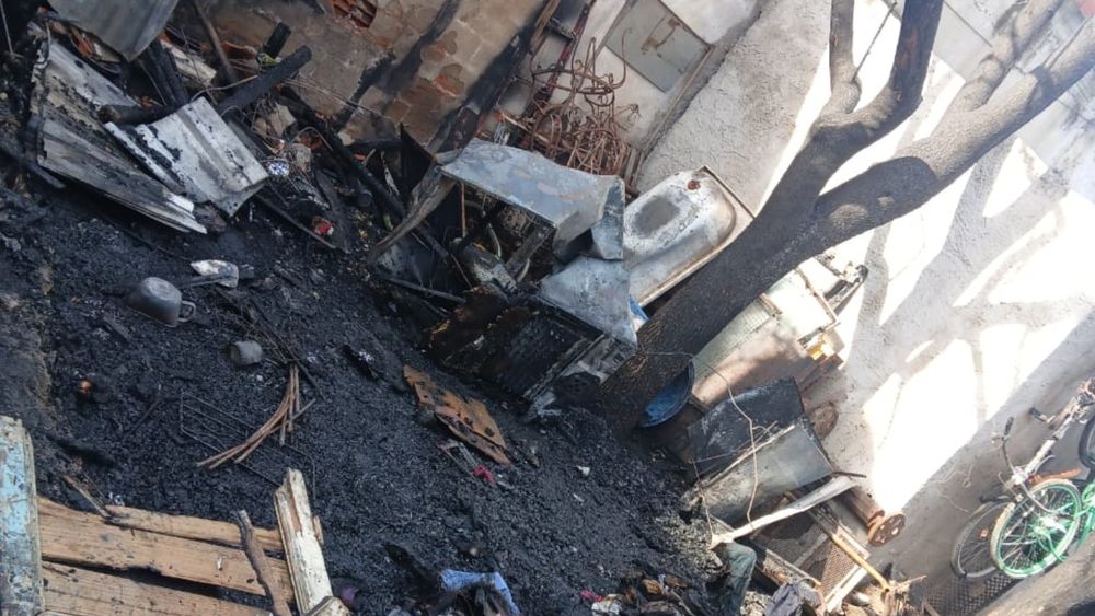La familia damnificada perdió todo en el incendio.
