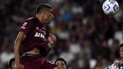 Ronaldo Dejesus agradeció el apoyo de los hinchas de Lanús.