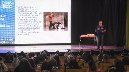 La capacitación se hizo en el Teatro del Municipio.
