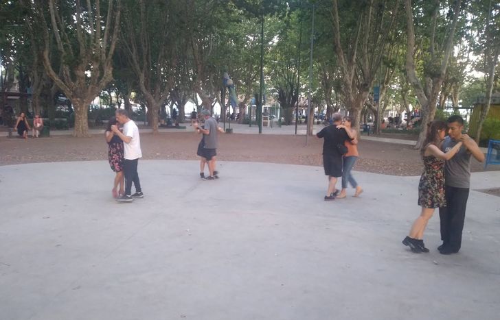 El tango despierta pasiones en los vecinos de Turdera.