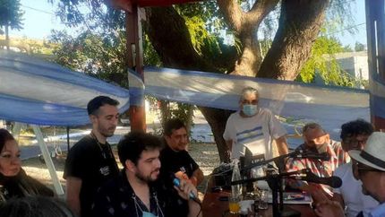 Los vecinos se podrán acercar y participar de la radio en vivo.