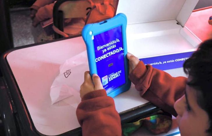 Entregarán un total de 80 mil tablets en escuelas.