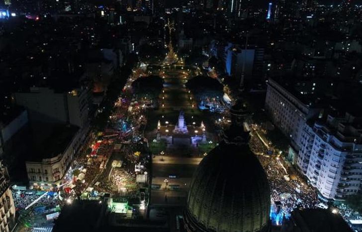 Así se veía ayer el exterior del Congreso.