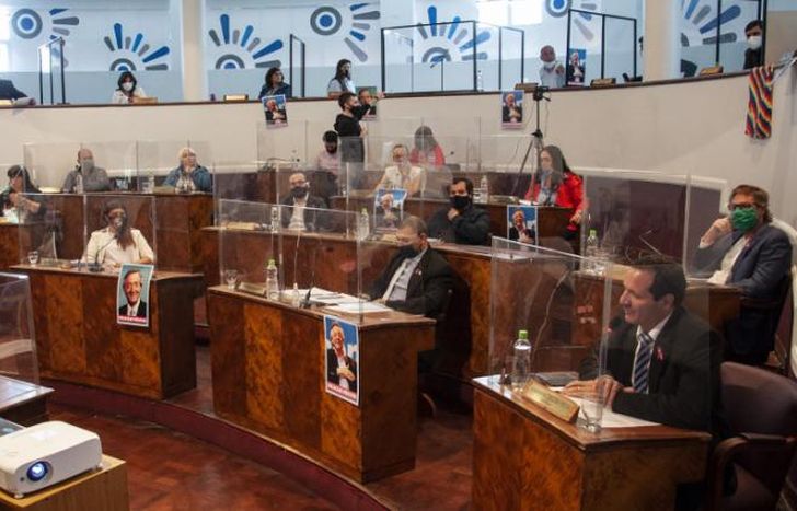 La oposición se acopló a la iniciativa.