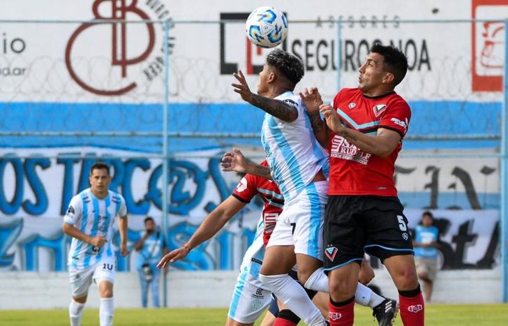 Nahuel Pereyra gana de arriba.