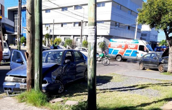 Los conductores de los autos habrían perdido el control.