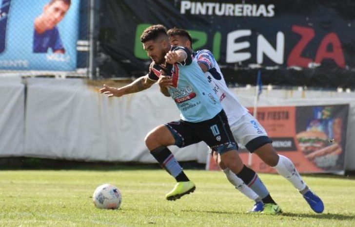 Sproat se le escapa a la marca de Quiroz.