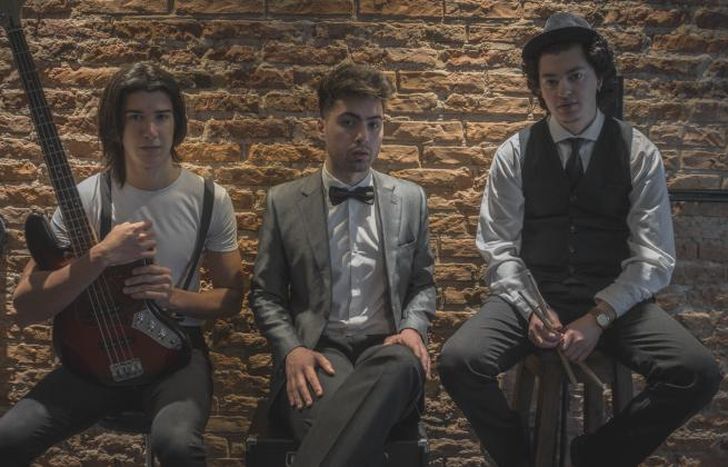 Joven banda de la región.