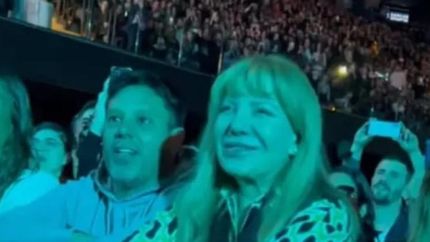 fito paez le canto en vivo a cecilia roth un vestido y un amor