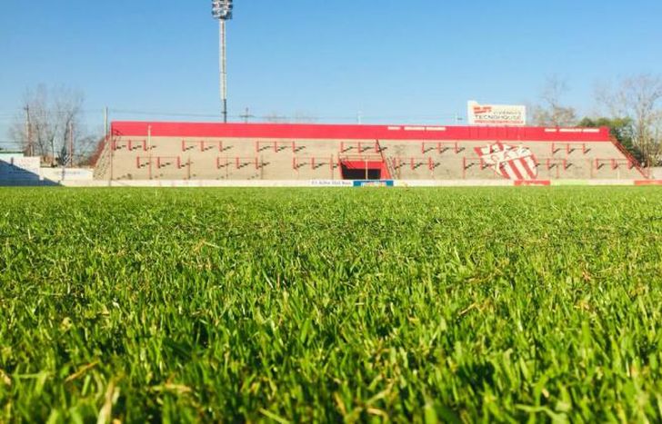 Los hinchas celebran su día en un gran momento institucional.