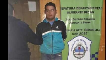 está acusado de asesinar a un hombre a golpes y puñaladas.