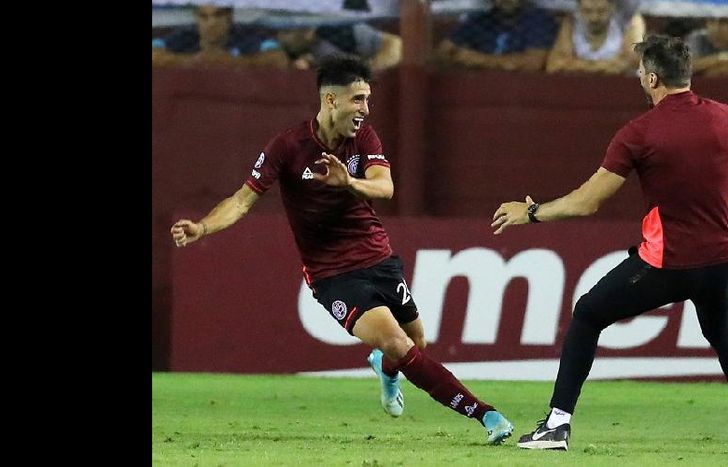 Di Plácido tramitó su pasaporte comunitaria para jugar en Europa.