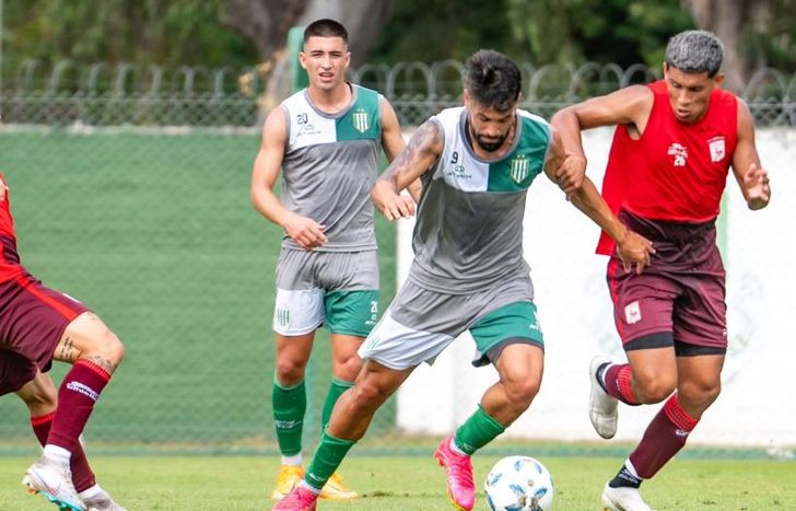 Milton Giménez no estuvo solo arriba.