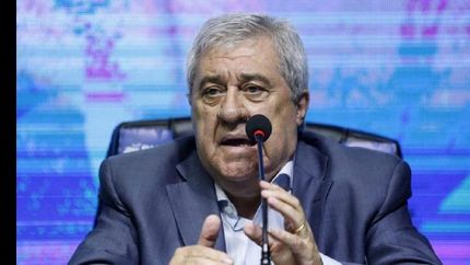 Amel puso en tela de juicio la responsabilidad de los dirigentes que pagan sueldos altos.