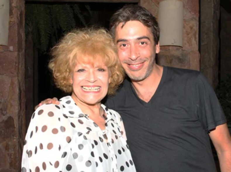 La actriz con su hijo Rene Bertrand, en una foto de hace unos años. 