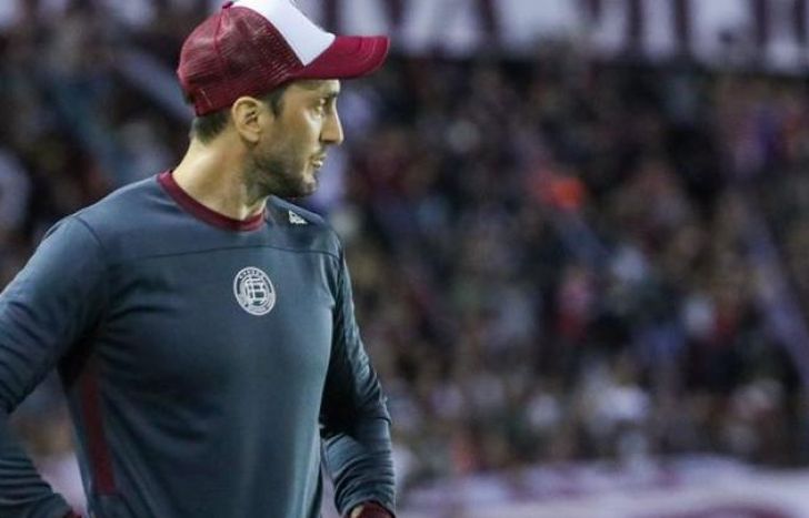Zubeldía lamentó otro partido que le remontan a Lanús.