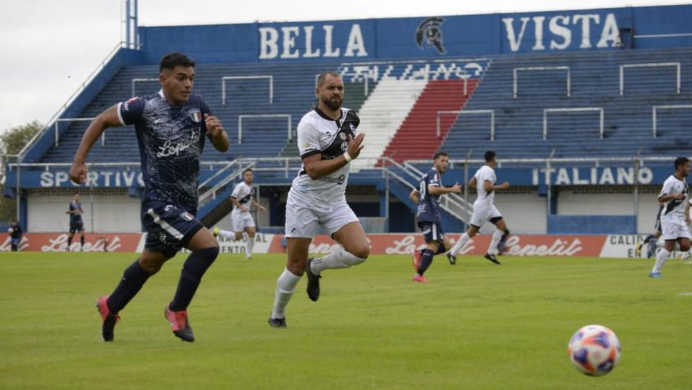 El Tambero no puedo contra el Azzurro, de visitante.