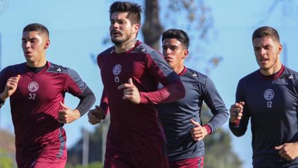 El plantel realizó muchos trabajos físicos. El plantel realizó muchos trabajos físicos.