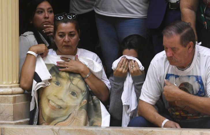 se encontraban presenten familiares de Lucio.