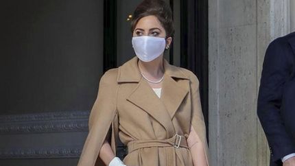 la elegante reaparicion lady gaga