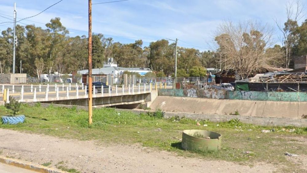 El lugar donde apareció ahorcado el hombre.