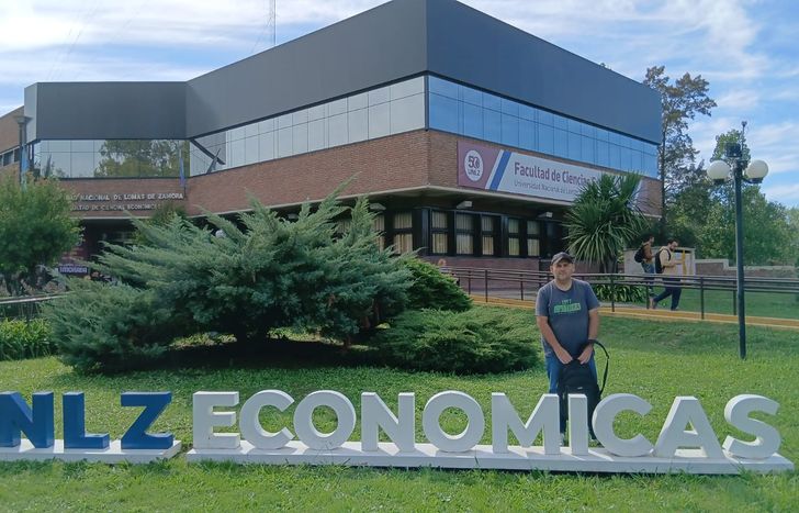 Luis está cursando la última materia de la carrera. De no mediar inconvenientes, se recibirá de contador en julio.