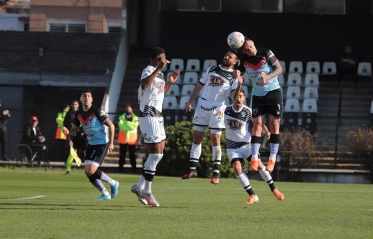 Acosta y Kippes serán bajas por suspensiones en Brown.