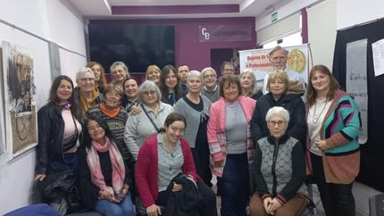 Más vecinos podrán escribir poemas en base a las obras de artistas locales.