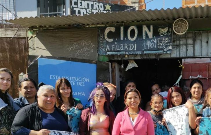 Las integrantes de C.I.O.N. ya trabajan para el festejo de Navidad.