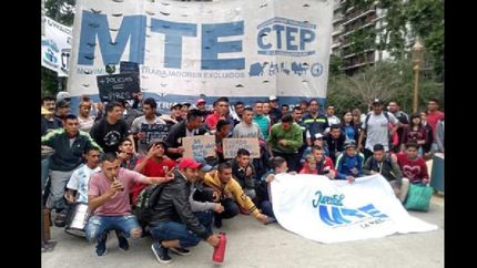 organizaciones sociales marchan por la muerte de dos militantes