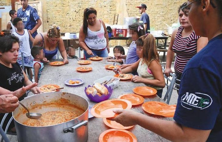 Se necesitaron $421.473 para comprar solo la cantidad mínima de comida.