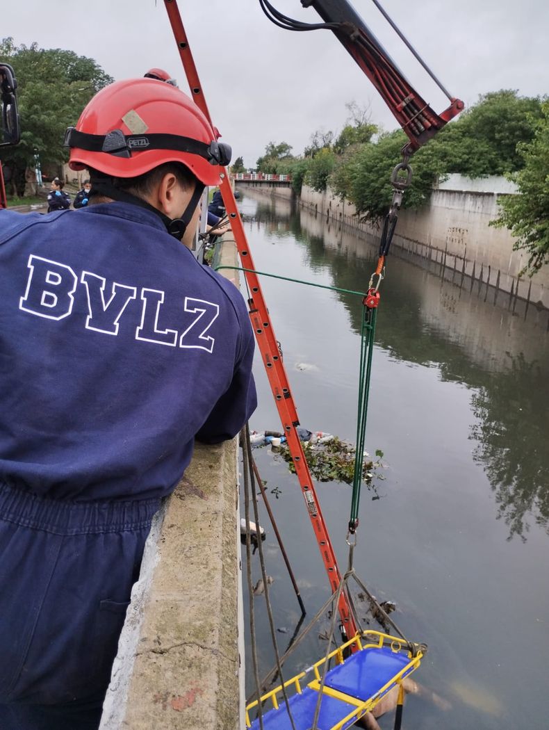 Los Bomberos de Lomas de Zamora intervinieron en el operativo.