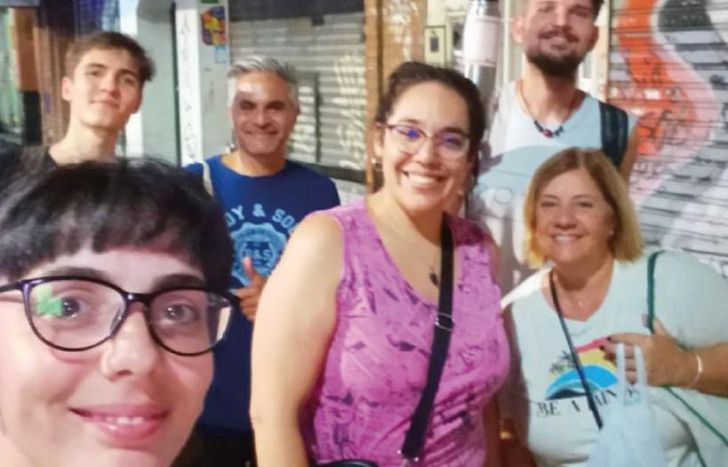 Salen todos los martes a recorrer las calles de Lomas.