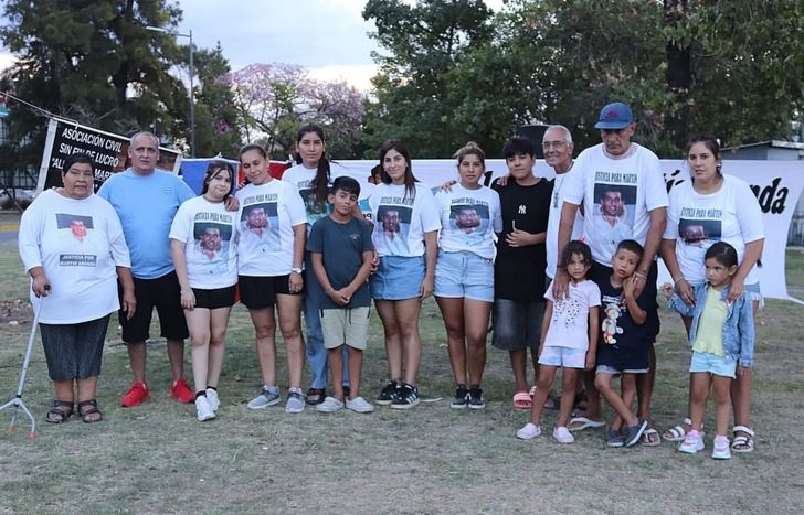 Familiares de Martín Aranda participaron del homenaje en Lomas.