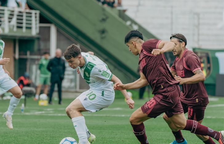 Banfield y Lanús se miden en una nueva edición del Clásico del Sur.