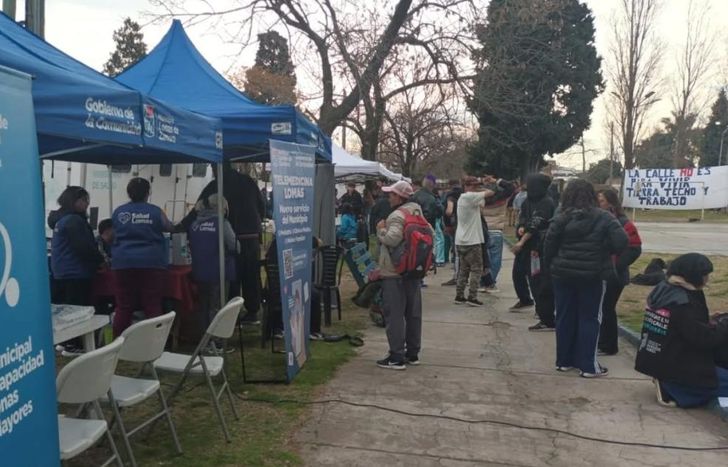 Hubo controles de salud, vacunación y servicios de asistencia y orientación.