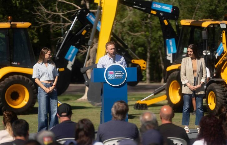 Federico Otermín presentó nuevas máquinas para el mantenimiento y limpieza de las cuencas de Lomas de Zamora.