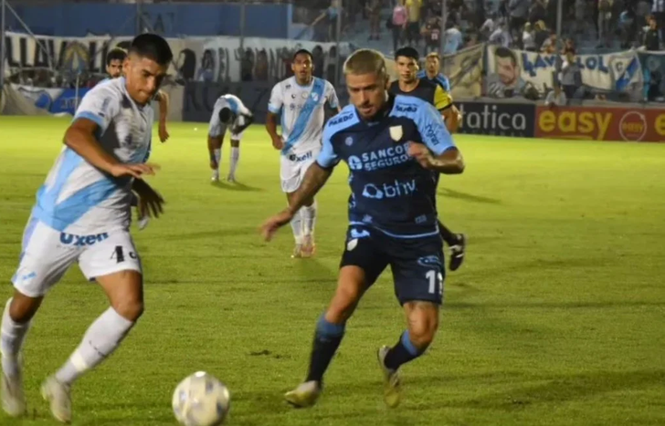 Atlético Rafaela y Temperley se enfrentan en el estadio Monumental.
