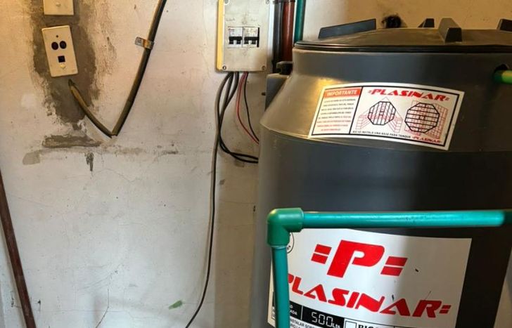 El tanque de agua ya está instalado para los 200 alumnos de la escuela especial.