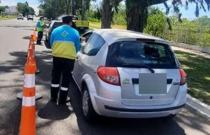 Los uniformados incautaron el auto del acusado.
