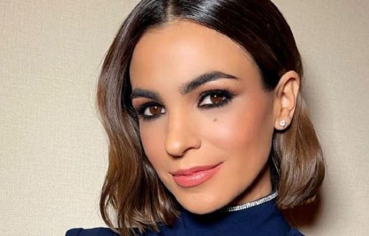 Una mamá que quiso ocultar el rostro de su bebé, pero algo dejó a la vista.