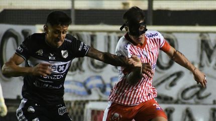 Fernández Colombo volvió a la titularidad.