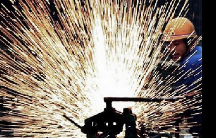 La actividad industrial cayó 6,4 por ciento en junio y acumula una baja del 3,3%