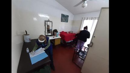 ¿como es el trabajo sanitario en los barrios aislados donde viven adultos mayores?