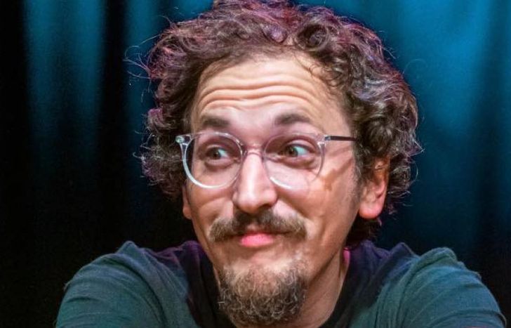 El comediante también tiene su propio show de teatro.