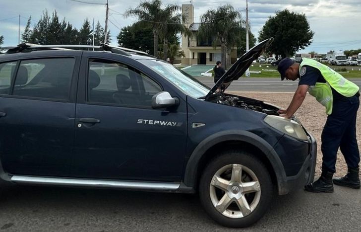 La camioneta robada en Lomas de Zamora.