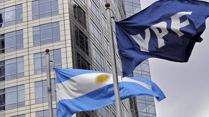 en medio de la crisis de soberania, ypf aumento el precio de la nafta
