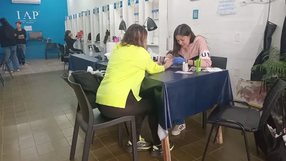 La institución de Lomas de Zamora fomenta a los vecinos a aprender un oficio para salir adelante. La institución de Lomas de Zamora fomenta a los vecinos a aprender un oficio para salir adelante.