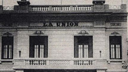 El edificio de la avenida Hipólito Yrigoyen, a pocos metros de la plaza Grigera. El edificio de la avenida Hipólito Yrigoyen, a pocos metros de la plaza Grigera.