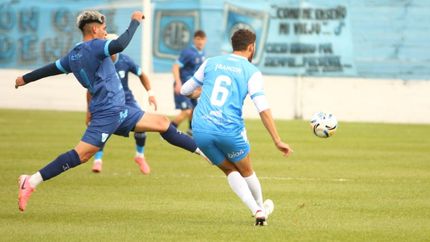 Juan Antonini rechaza ante Franco Ayunta.